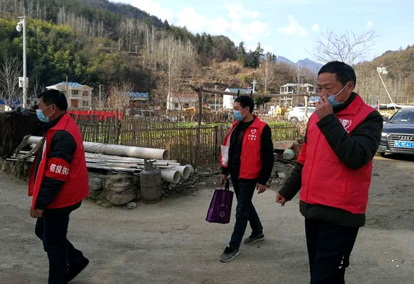 【黨員在一線】張昌國(guó)：守住疫情“橋頭堡”