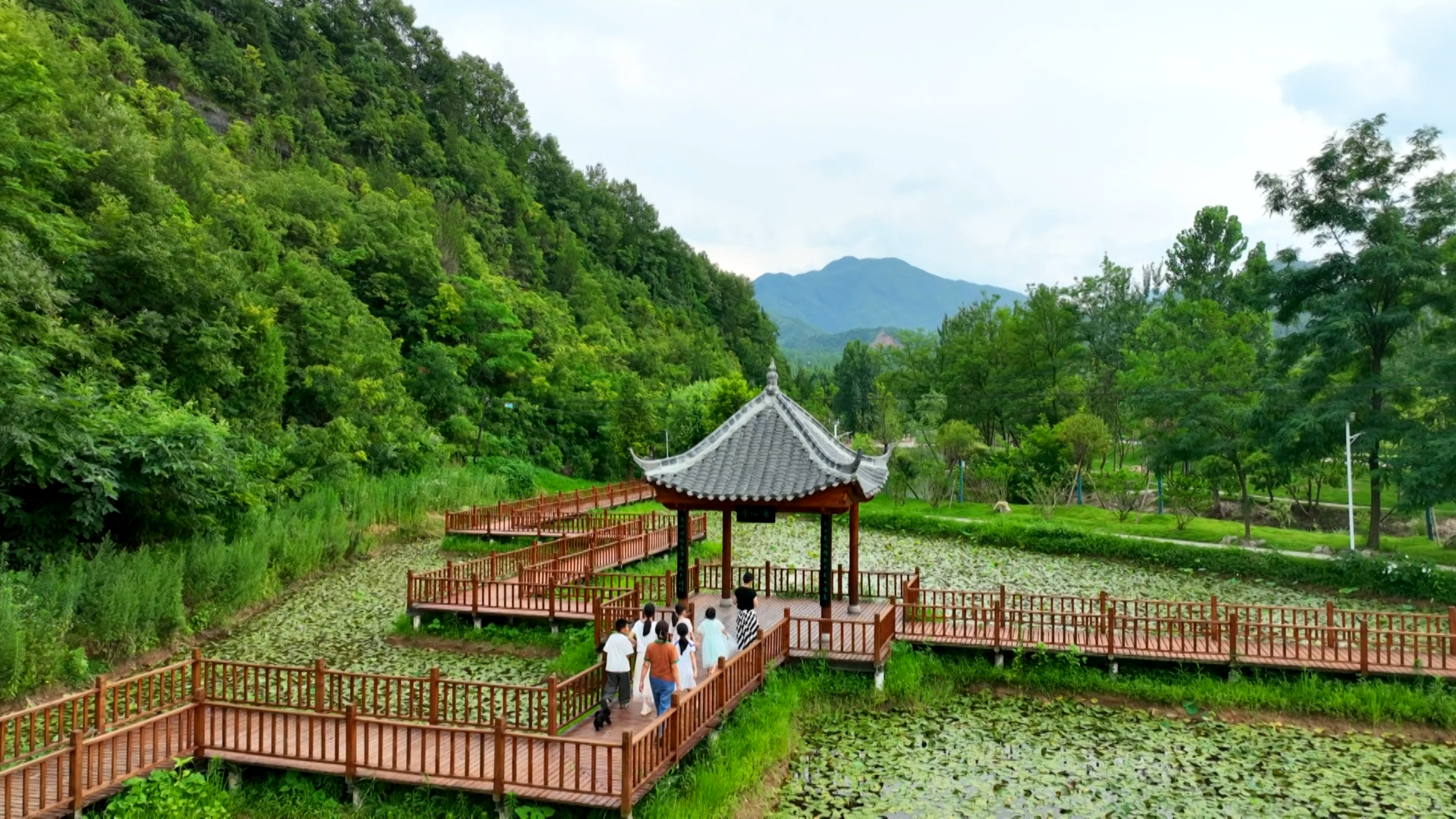 【黨旗飄飄】化龍堰鎮(zhèn)上灣村黨支部：黨建引領(lǐng)建設(shè)和美鄉(xiāng)村