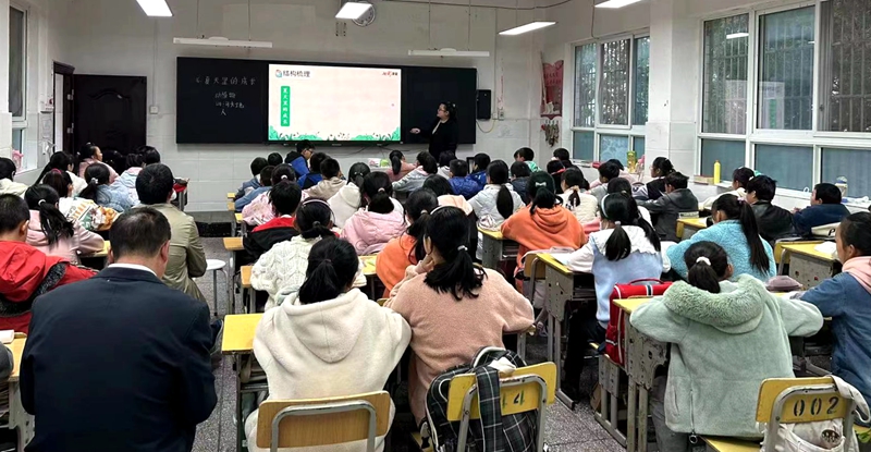 九道鄉中心校狠抓中學教學視導工作