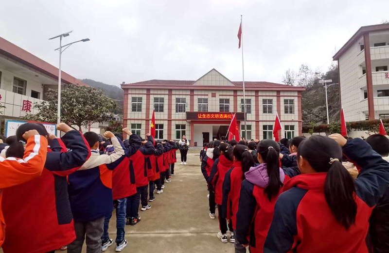 讓生態文明灑滿校園