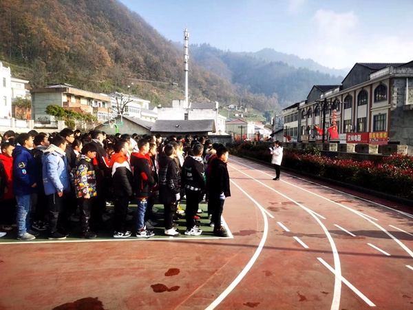 房縣九道中學：開展《反電信網絡詐騙法》普法活動