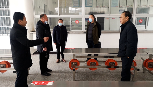 青峰初中開展“光盤行動”效果顯著