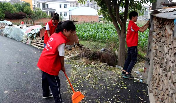 城關鎮八一希望小學：小手拉大手 共創文明城