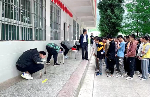 九道中學開展防溺水模擬演練系列安全教育