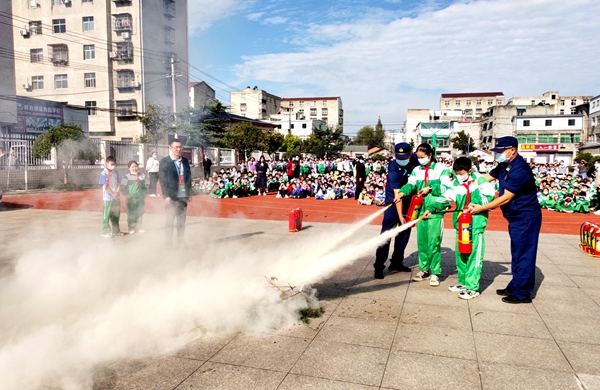 城關鎮八一希望小學：消防演練，安全“童”行！