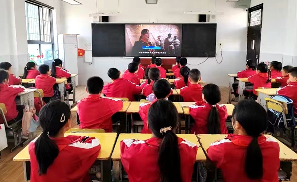 城關鎮八一希望小學主題班會亮相中國教育電視臺