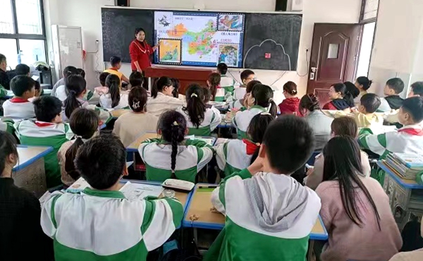 房縣城關鎮八一希望小學教聯體開展大單元整體教學主題研討活動