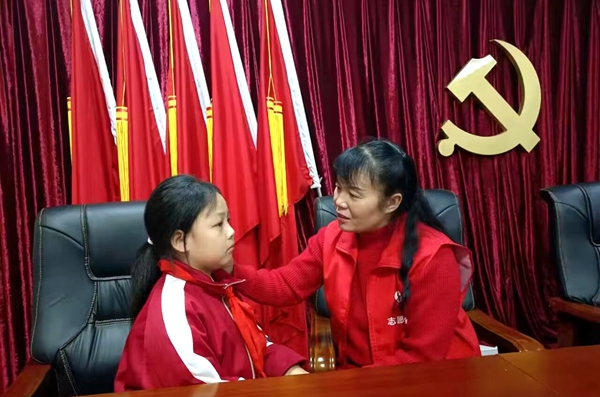 郭紅艷： 韶華傾負育人夢  春風化雨潤新苗