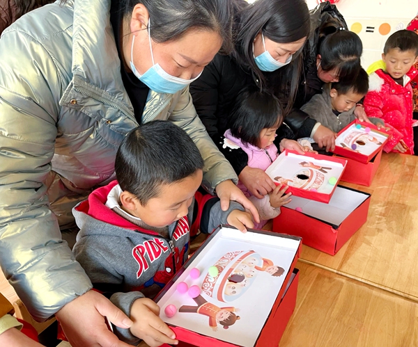 房縣青峰鎮中心幼兒園：“廟”趣橫生，“會”聚童年