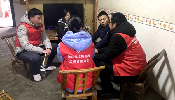 勸學走訪暖人心 家校共育促成長