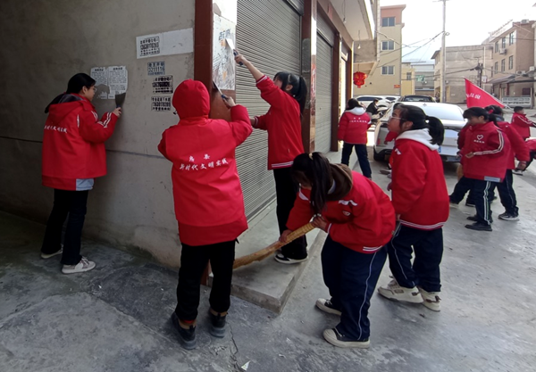 房縣曉陽小學“小手拉大手，共創文明城”