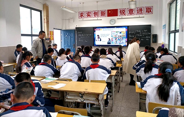 教研中心下基層，把脈問診開良方