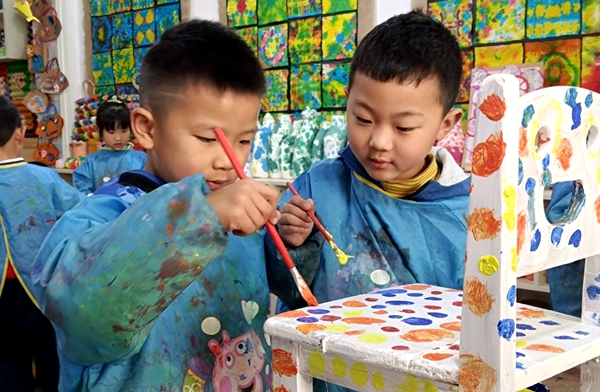 房縣幼兒園：變廢為寶 打造心中的“童話”