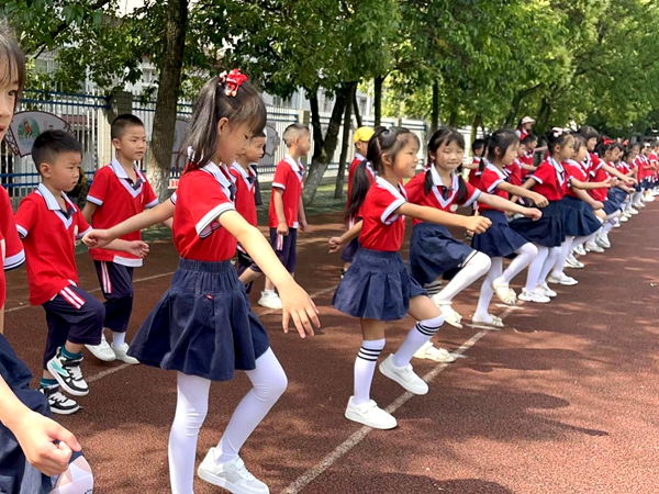 房縣青峰鎮中心幼兒園：初探小學 “幼”見成長