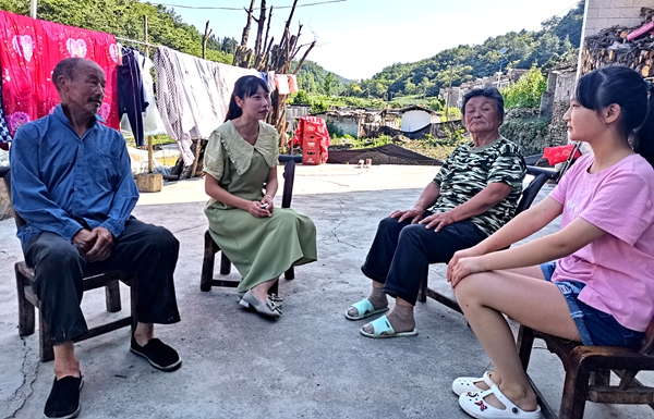 沙河初中：“敲門行動”進行時，安全教育再強化