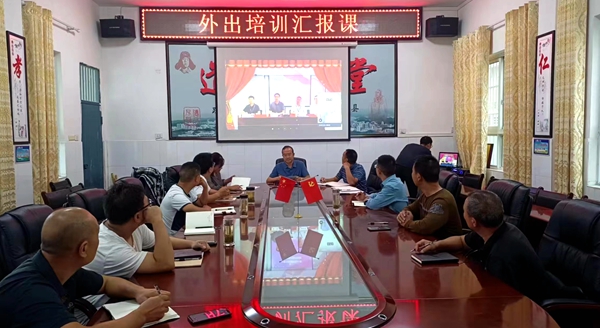 走出去 帶回來  房縣城關四中開展外出培訓教師匯報課活動