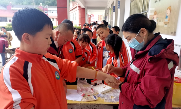 體檢進校園，健康伴我行