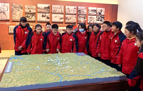 城關四中開展參觀博物館主題團日活動