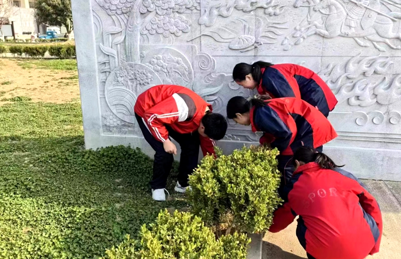 城關四中開展學雷鋒月系列活動