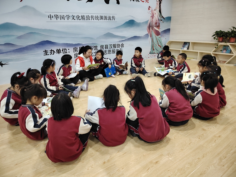 唐城博大幼兒園：書香伴成長 共去圖書館