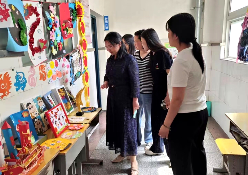 房縣實驗小學:六一藝術節手工作品展璀璨亮相