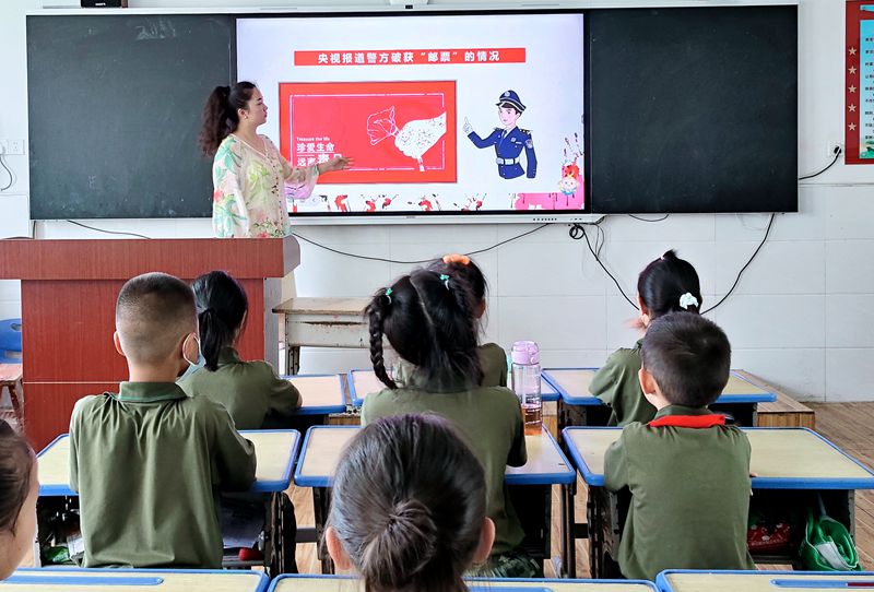 八一希望小學：筑牢禁毒防線，守護希望之花