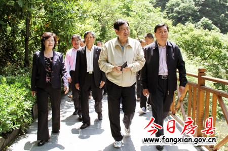 全國政協(xié)原副主席李蒙來房縣視察旅游產(chǎn)業(yè)