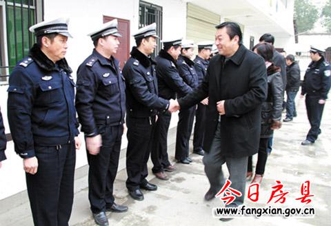 沈明云看望慰問縣人武部干部、武警官兵、公安干警