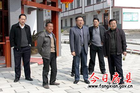 切實做好環(huán)境整治和“十星級農(nóng)戶”評選工作