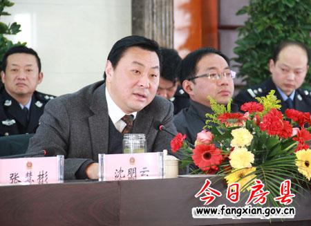 董衛(wèi)民調(diào)研竹房城鎮(zhèn)帶房縣片區(qū)建設(shè)工作