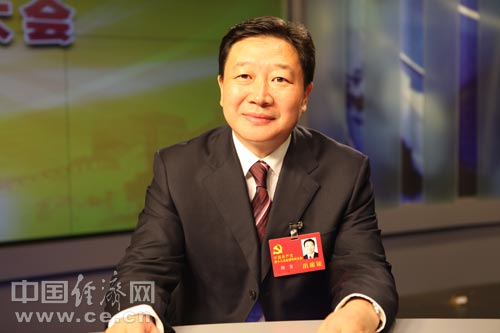 周霽做客中國經(jīng)濟(jì)網(wǎng)暢談十堰經(jīng)濟(jì)轉(zhuǎn)型發(fā)展路徑及目標(biāo)