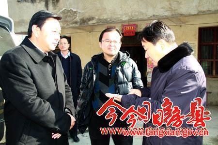 周霽調(diào)研十房高速公路建設(shè)情況