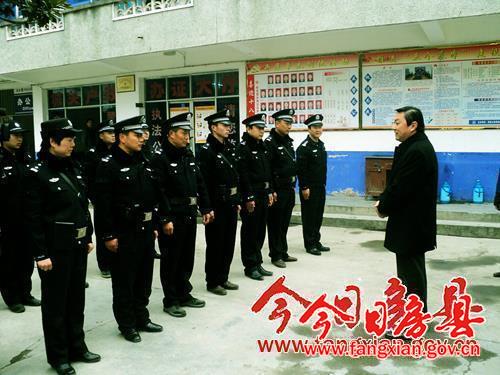 房縣警民和諧迎新年