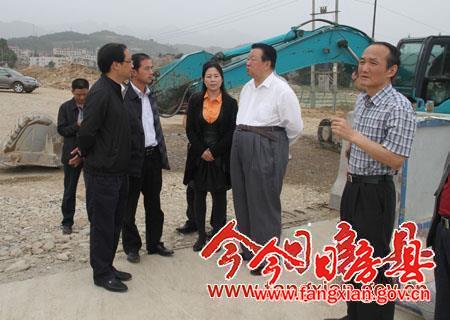 牢固樹立為民服務理念 推動經濟社會跨越發展