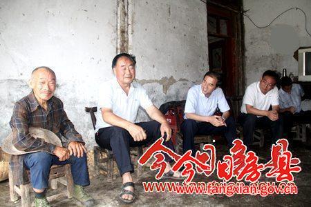 接地氣   轉作風  解決群眾關心的熱點難題