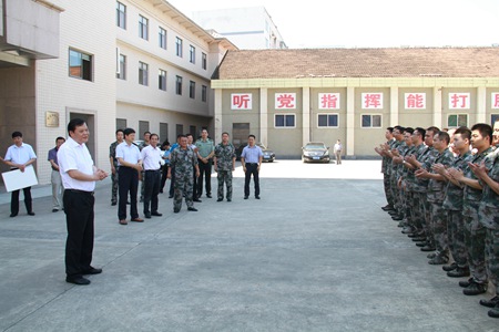 市縣領(lǐng)導(dǎo)慰問駐房部隊武警官兵