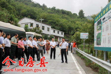 堅(jiān)決完成年度精準(zhǔn)扶貧工作任務(wù)　確保首戰(zhàn)告捷