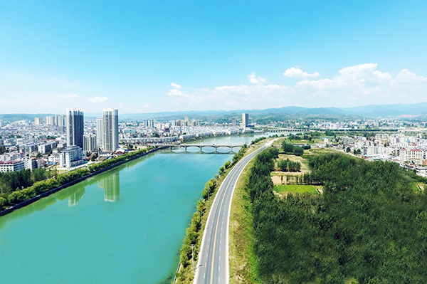 為了一方碧水藍(lán)天——房縣生態(tài)環(huán)境建設(shè)走筆