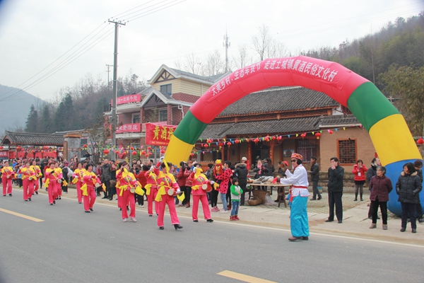 “大美鄉(xiāng)村，生態(tài)年貨節(jié)”走進(jìn)土城黃酒民俗文化村