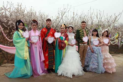 房縣舉辦首屆櫻桃花節暨第二屆草莓采摘節