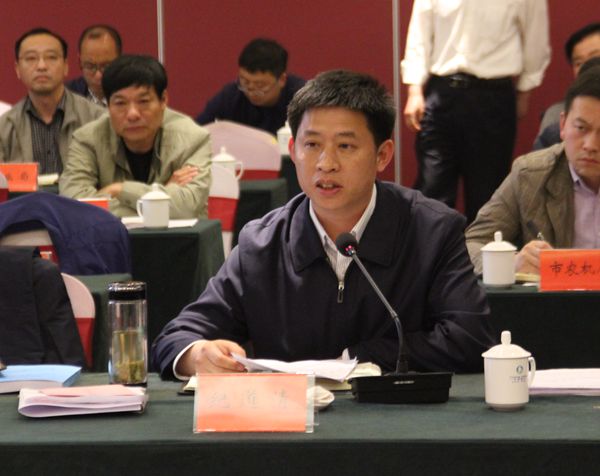 紀道清匯報房縣精準扶貧工作