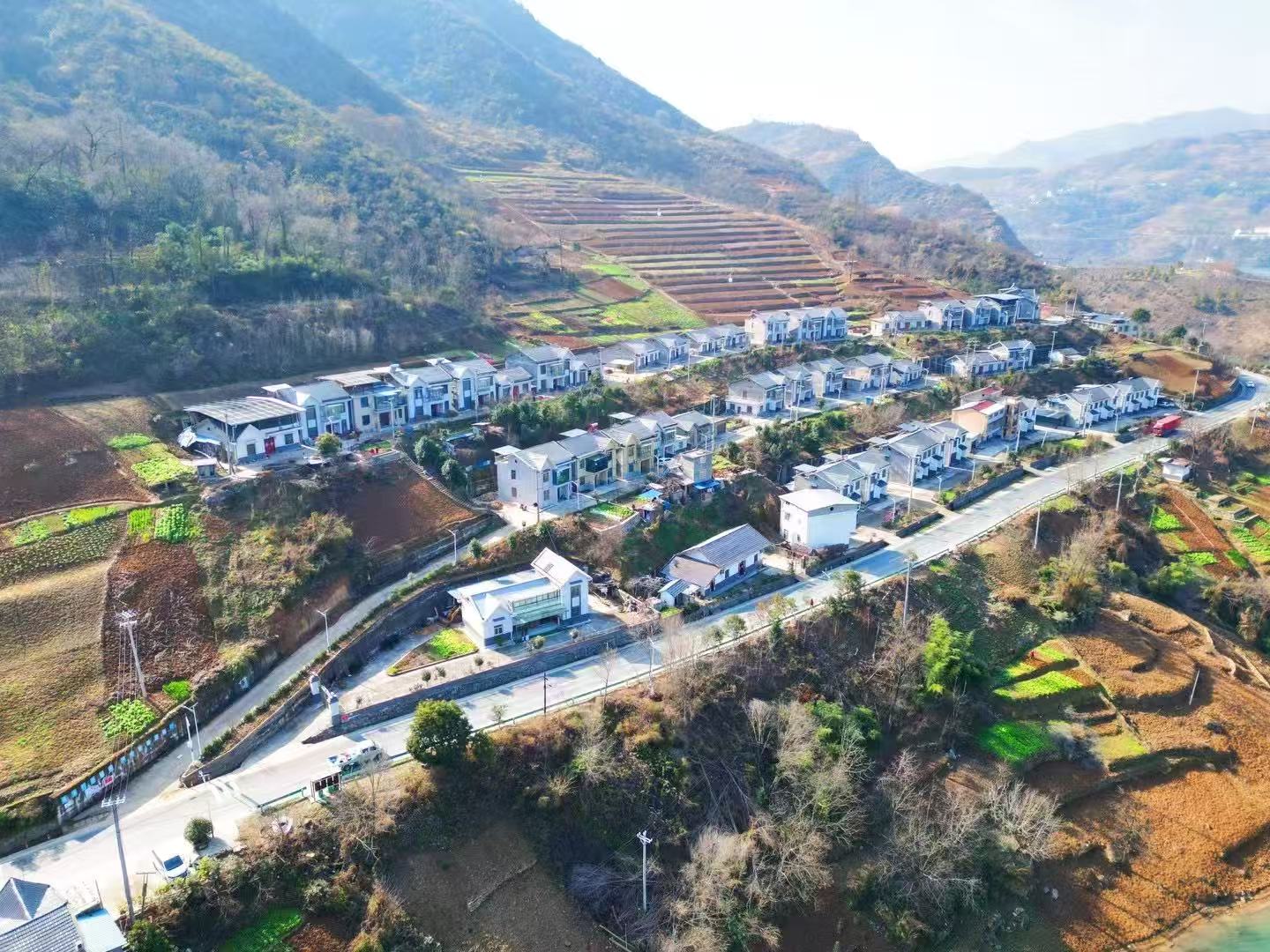 堵河繞姚坪 山水自成畫(huà)