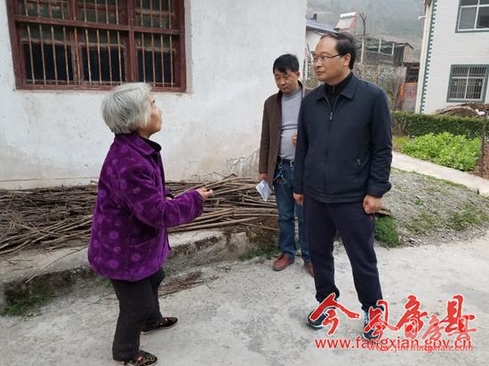 蔡賢忠在入戶走訪檢查精準扶貧工作時強調(diào) 扎實開展“五大行動” 杜絕走形式幫扶 讓群眾穩(wěn)定增收致富