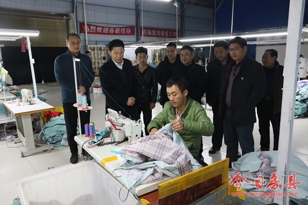 紀道清到紅塔鎮(zhèn)、軍店鎮(zhèn)等地調(diào)研扶貧車間建設(shè)運營情況