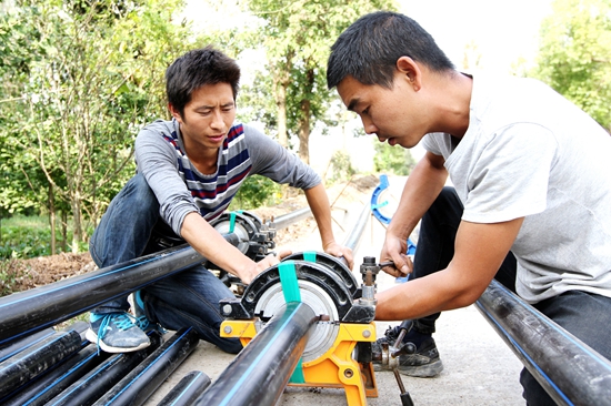 房縣：飲水解困促脫貧