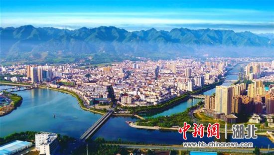 中新網(wǎng)：“詩祖故里”房縣打響“詩經(jīng)、黃酒、野人”三張名片