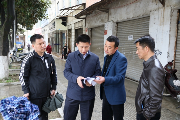 紀(jì)道清調(diào)研城區(qū)交通建設(shè)工作