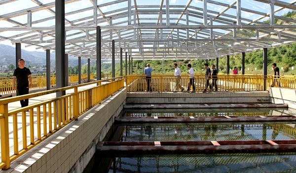 房縣城北水廠蓋上衛生“鍋蓋”