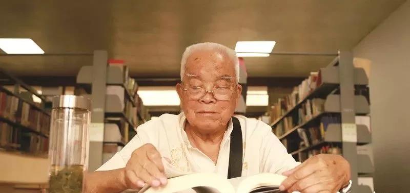 退休21年，他一直堅持做的這件事，讓很多人都羨慕……