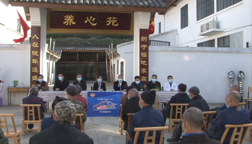 捐贈義診暖人心 政協(xié)委員在行動